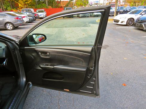 Used 2017 Toyota Avalon Limited image 30