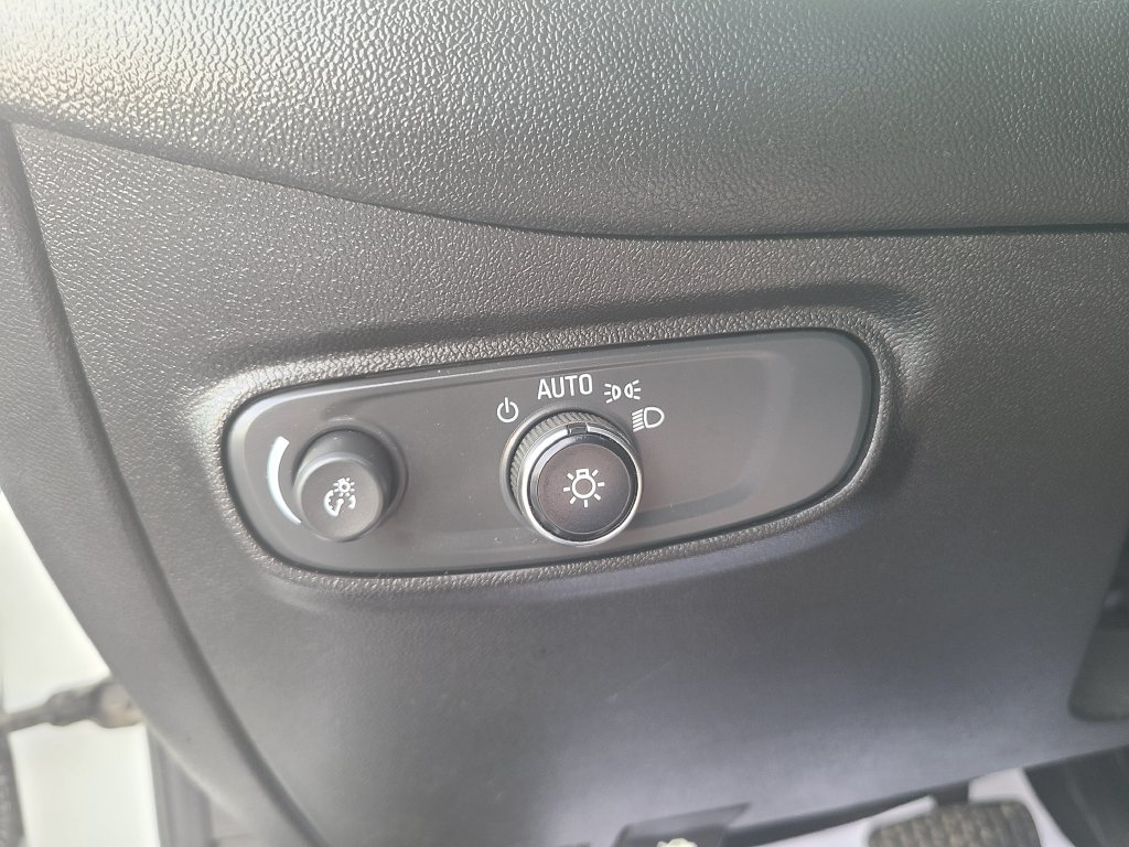 Used 2019 Chevrolet Equinox LT FWD image 30