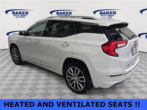 Used 2023 GMC Terrain Denali w/ Denali Premium Package image 4