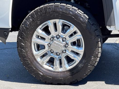 Used 2022 GMC Sierra 3500 Denali AWD/4WD image 32