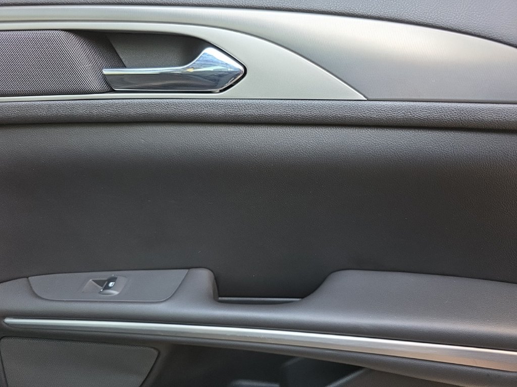 Used 2014 Lincoln MKZ AWD image 23