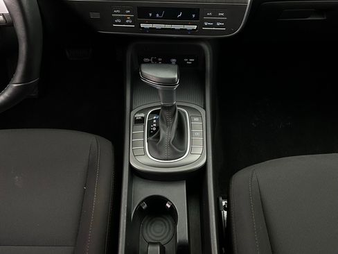 Used 2025 Hyundai Kona SEL image 15