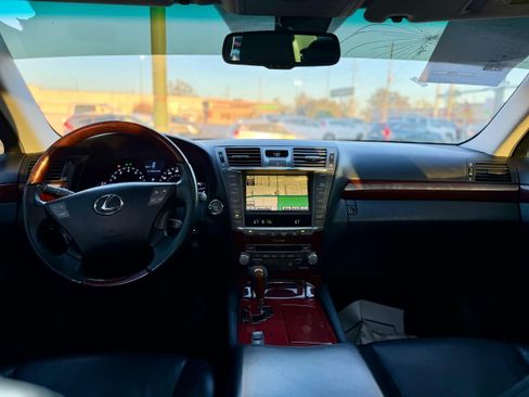 Used 2010 Lexus LS 460 4dr Sdn RWD image 5