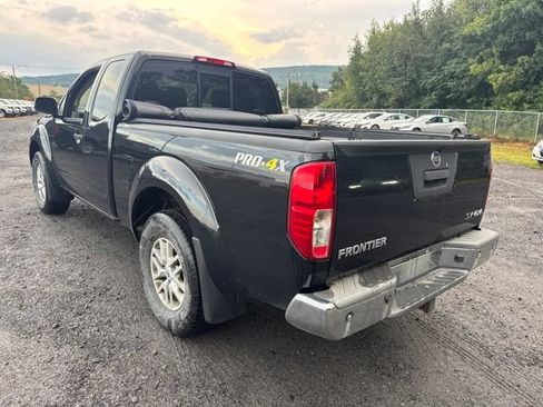 Used 2017 Nissan Frontier SV w/ SV Value Truck Package AWD/4WD image 7
