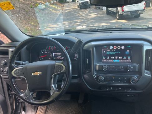 Used 2018 Chevrolet Silverado 1500 LT w/ Trailering Package AWD/4WD image 25
