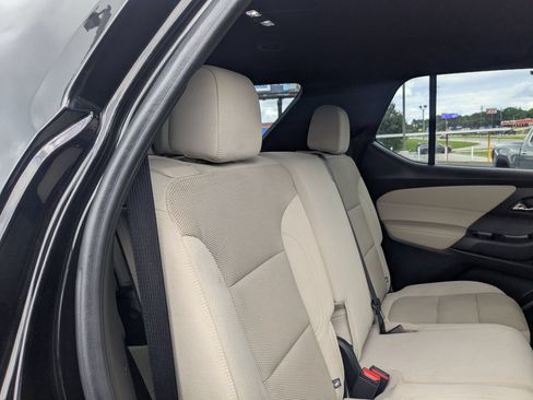 Used 2022 Chevrolet Traverse LS FWD image 25