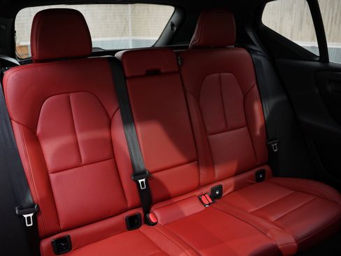 Used 2019 Volvo XC40 T5 Inscription image 33