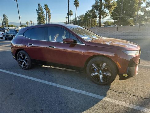 Used 2022 BMW iX xDrive50 w/ Premium Package AWD/4WD image 3