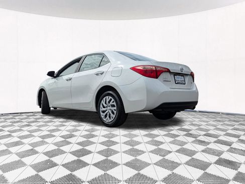 Used 2018 Toyota Corolla LE image 9