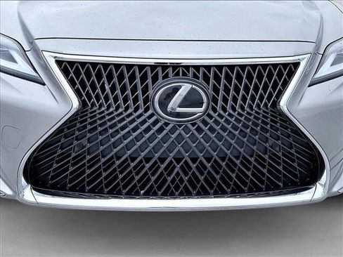 Used 2021 Lexus LS 500 w/ Accessory Package (Z2) RWD image 30