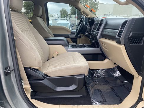 Used 2019 Ford F250 XLT w/ XLT Premium Package image 13