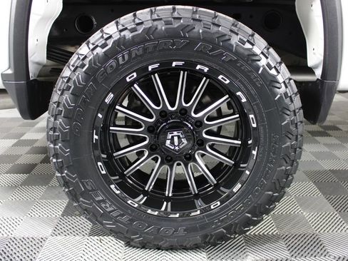 Used 2023 Chevrolet Silverado 2500 LT AWD/4WD image 13