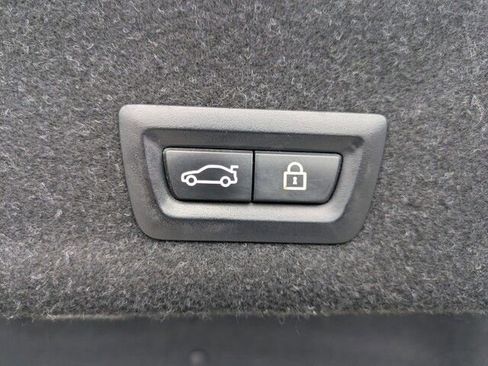 Used 2019 BMW 330i xDrive Sedan w/ Premium Package image 19