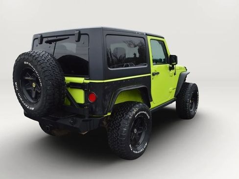 Used 2016 Jeep Wrangler Rubicon w/ Power Convenience Group AWD/4WD image 9