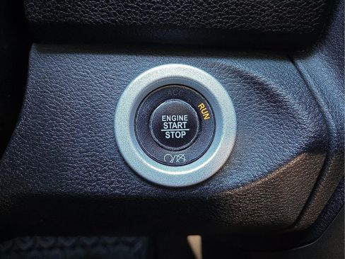 Used 2017 RAM 1500 Laramie w/ Convenience Group image 21