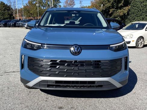 New 2026 Volkswagen Tiguan SE AWD/4WD image 2