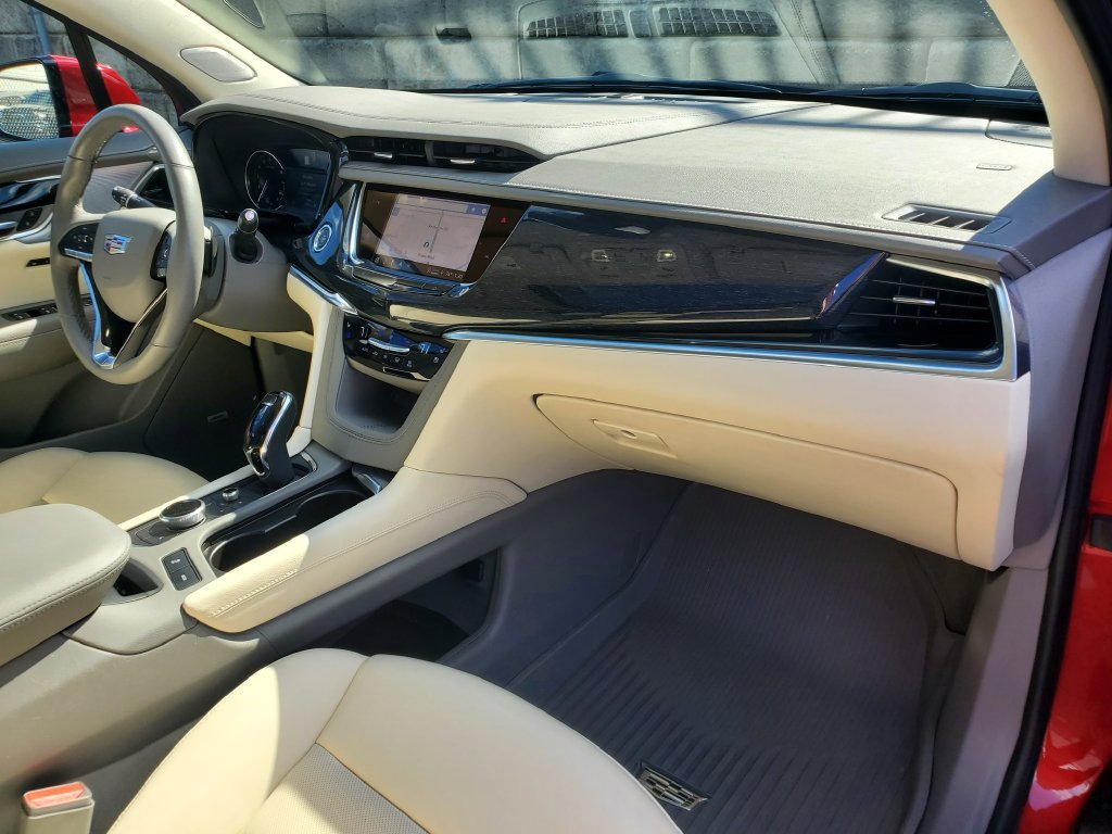 Used 2024 Cadillac XT6 Premium Luxury w/ LPO, Floor Liner Package AWD/4WD image 35