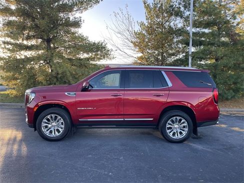 Used 2024 GMC Yukon Denali w/ Max Trailering Package image 2