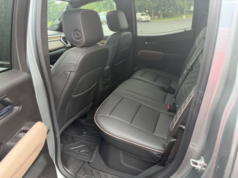 Used 2025 GMC Canyon Denali AWD/4WD image 21
