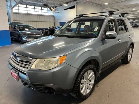 Used 2012 Subaru Forester 2.5X Premium AWD/4WD image 7