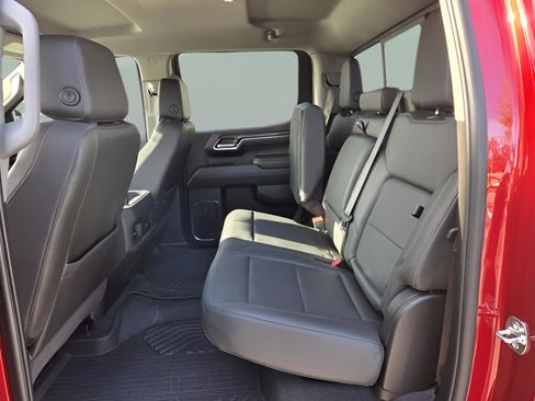 Used 2025 Chevrolet Silverado 1500 LT Trail Boss w/ Convenience Package II image 15