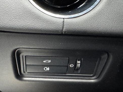 Used 2016 Jaguar XJ R-Sport image 29