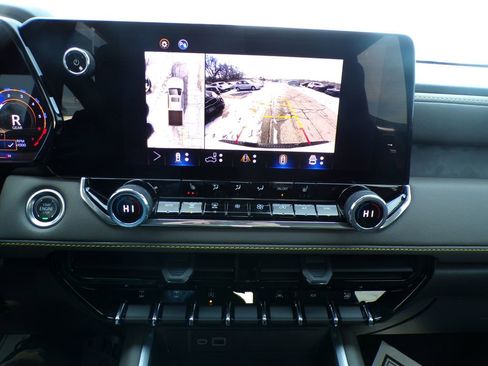 Used 2024 Chevrolet Colorado ZR2 w/ Technology Package image 27