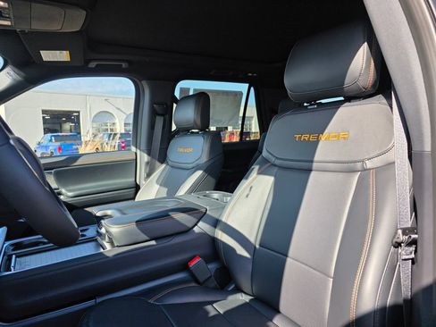 New 2025 Ford Expedition Tremor image 22