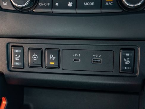 Used 2023 Nissan Frontier PRO-4X w/ Pro-4X Premium Package AWD/4WD image 21