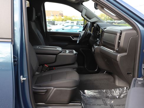 Used 2025 Chevrolet Silverado 3500 LT w/ Safety Package image 14