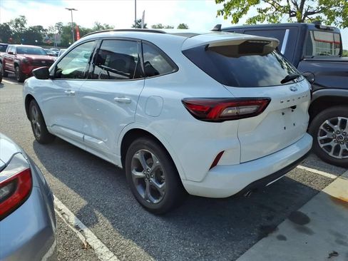 Used 2023 Ford Escape ST-Line AWD/4WD image 3