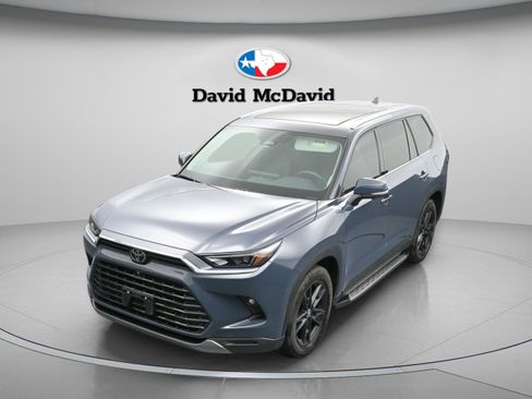 Used 2025 Toyota Grand Highlander AWD image 29