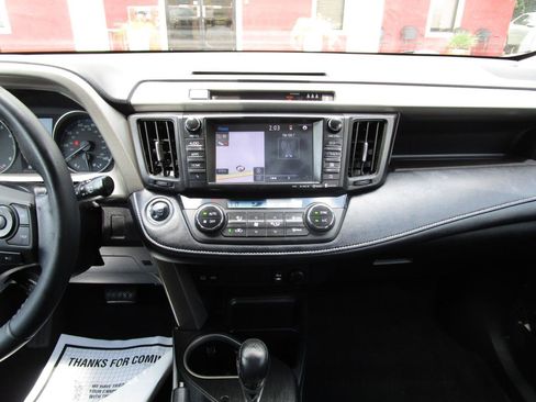 Used 2018 Toyota RAV4 Adventure AWD/4WD image 7