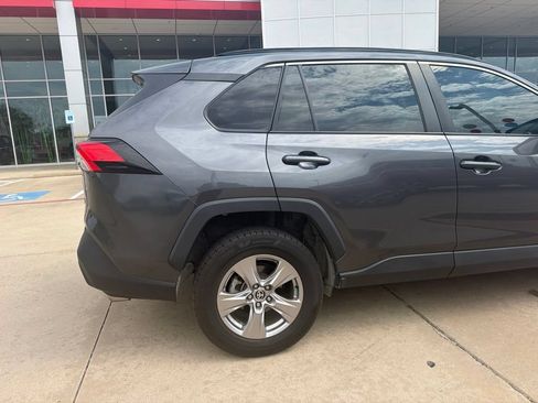 Used 2022 Toyota RAV4 XLE FWD image 12
