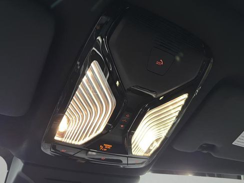 Used 2024 BMW X5 xDrive40i w/ Premium Package image 21