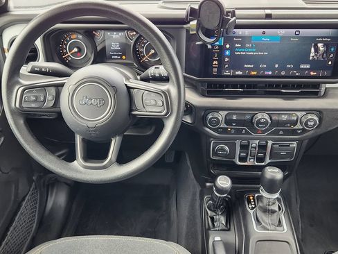 Used 2025 Jeep Wrangler Unlimited Sport AWD/4WD image 27