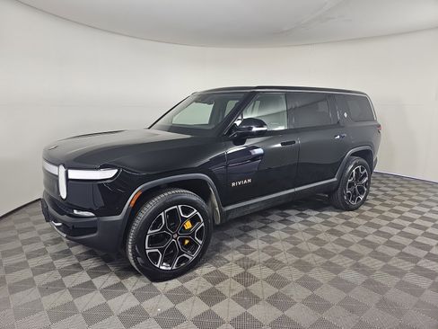 Used 2022 Rivian R1S Launch Edition image 1