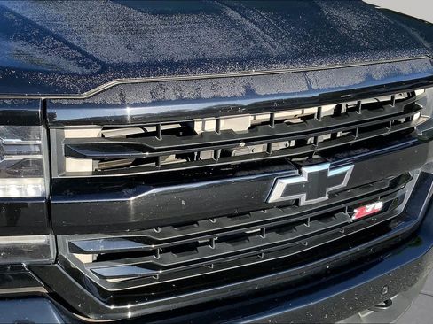 Used 2017 Chevrolet Silverado 1500 LTZ Z71 w/ LTZ Plus Package AWD/4WD image 29