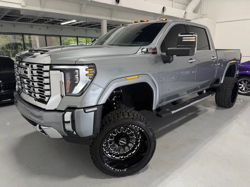 Used 2024 GMC Sierra 2500 Denali w/ Denali Reserve Package image 2