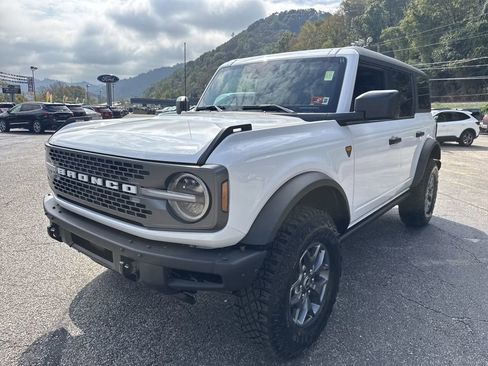 New 2025 Ford Bronco Badlands AWD/4WD image 10