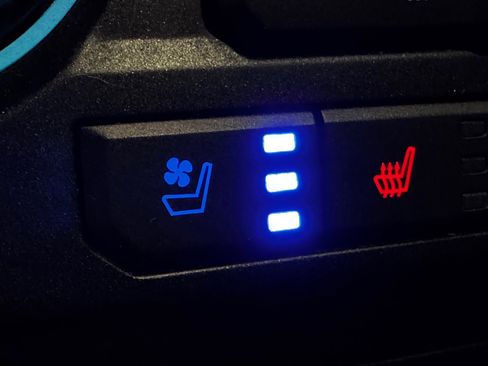 Used 2021 Ford F350 Lariat image 31