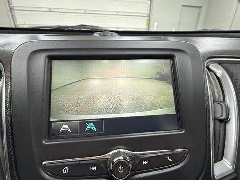 Used 2018 Chevrolet Malibu LT image 10