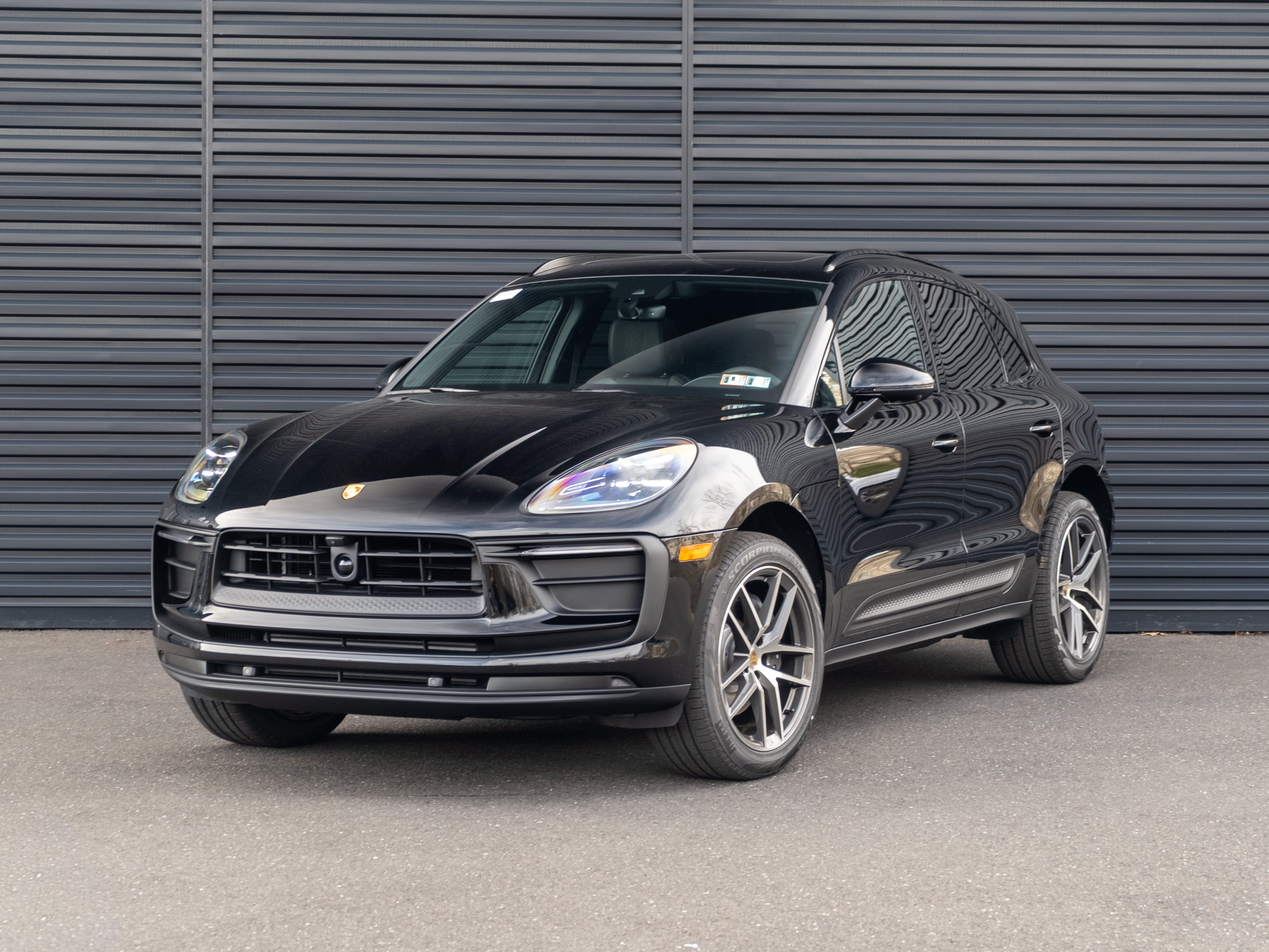 Certified 2026 Porsche Macan AWD/4WD image 1