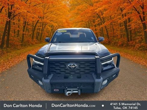 Used 2021 Toyota Tacoma TRD Off-Road image 2