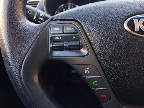 Used 2018 Kia Forte LX image 16