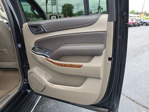 Used 2017 Chevrolet Suburban Premier AWD/4WD image 62