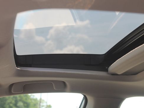 Used 2023 Honda Accord EX image 8
