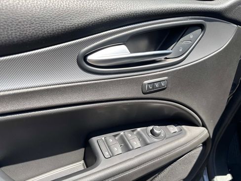 Used 2024 Alfa Romeo Stelvio Ti image 15