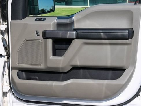 Used 2019 Ford F150 XLT w/ Equipment Group 302A Luxury AWD/4WD image 15