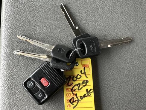 Used 2004 Ford F250 Lariat image 26